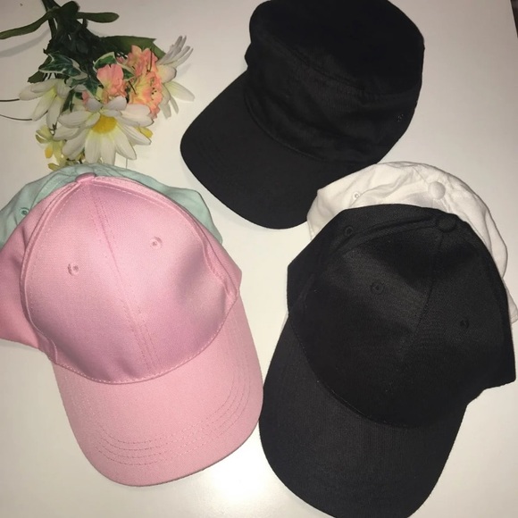 Accessories - 📢 BUNDLE 5 PLAIN HATS 📢